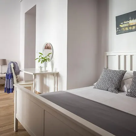 Fragola Budget & Apartment *