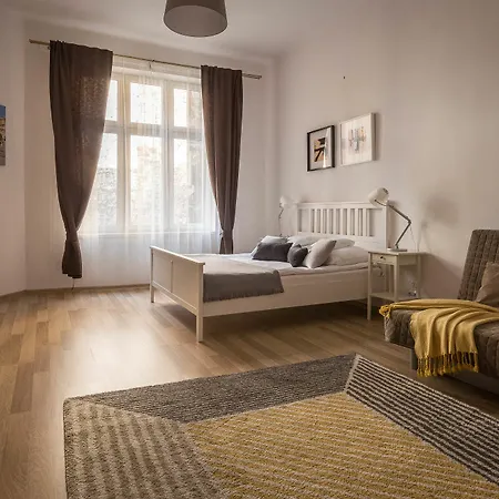 Fragola Budget & Apartment